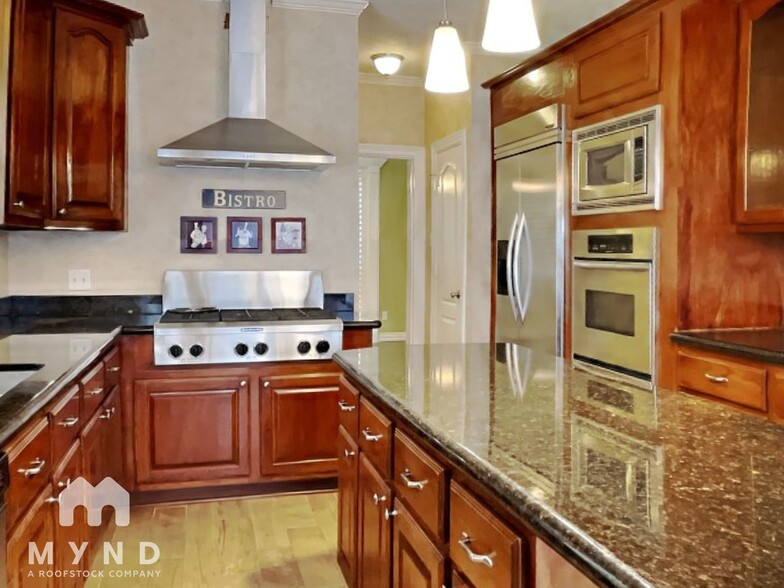 Building Photo - 1306 Silverleaf Dr