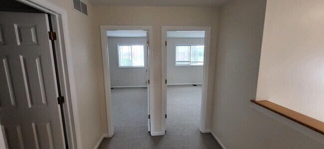 Building Photo - 3 Bed 2.5 Bath Townhome