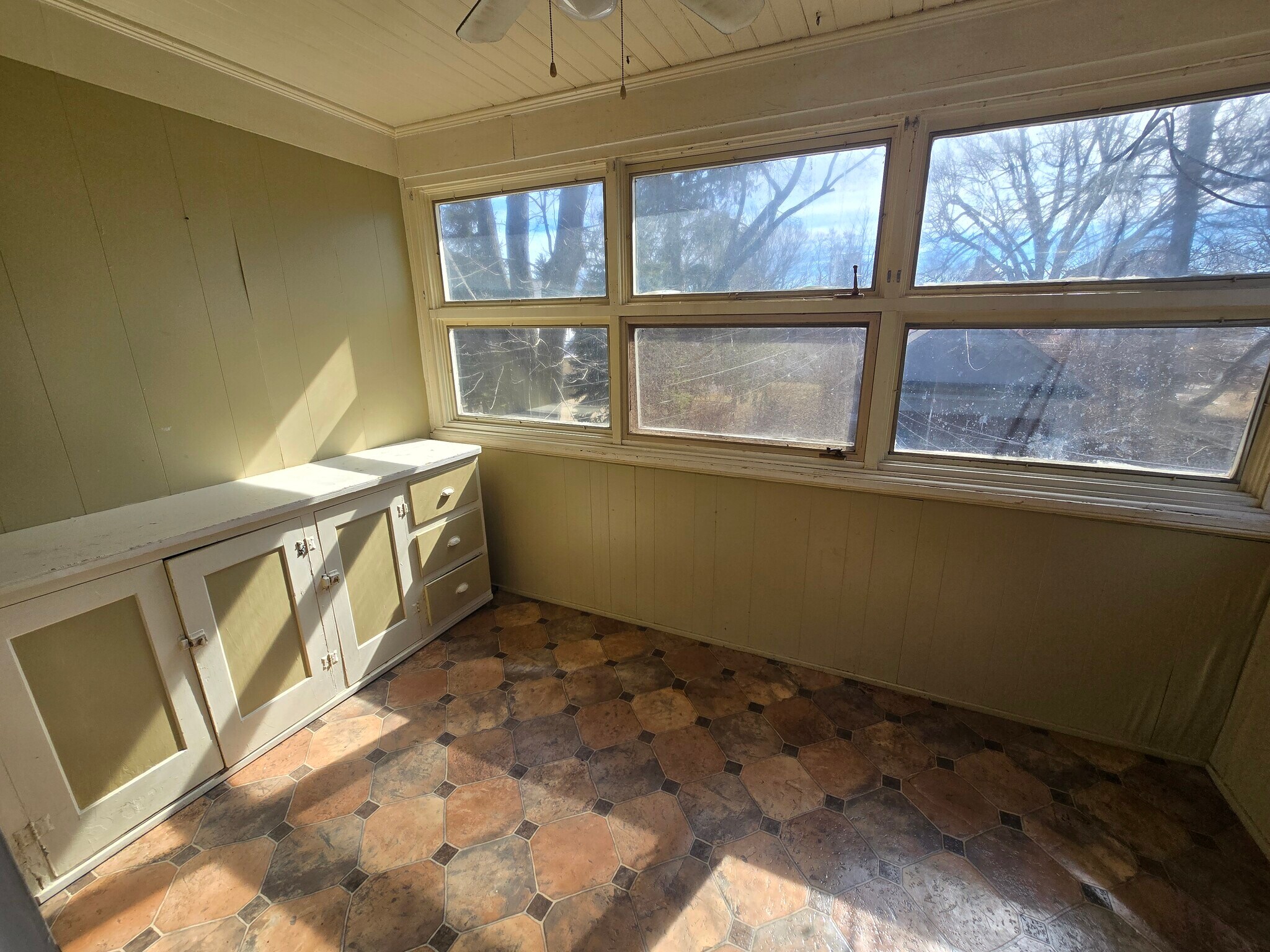 Building Photo - 333 Grand Ave