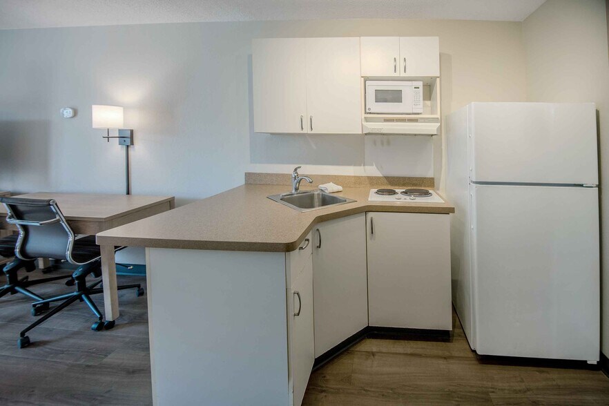 Building Photo - Furnished Studio-Charleston - Mt. Pleasant