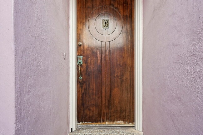 Building Photo - 685 47th Ave