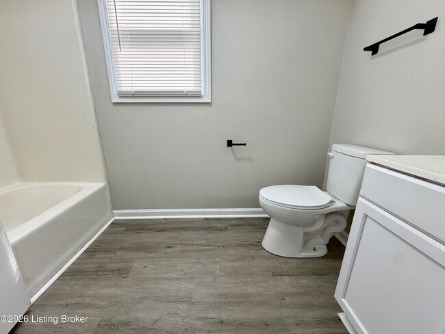 Building Photo - 1904 W Madison St