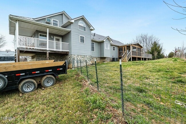Building Photo - 649 E Fork Rd