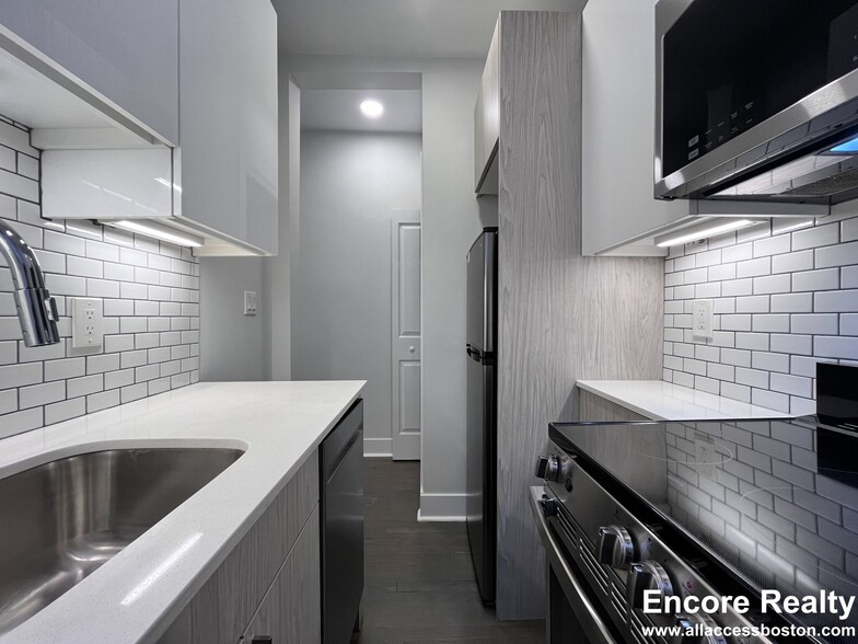 Building Photo - 111 Park Dr