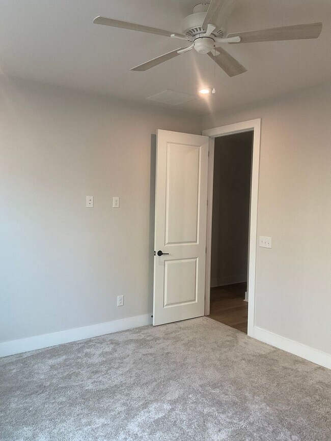 Building Photo - Welcome to this charming two-story townhome in the heart of Belmont, NC.