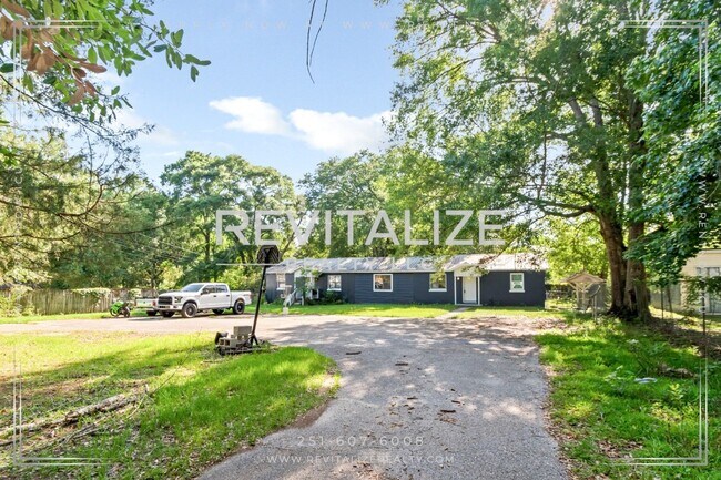 Building Photo - James Street Duplex