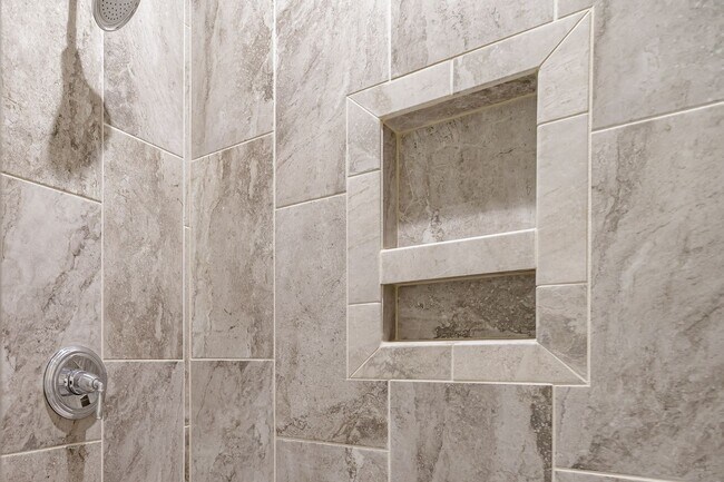 Building Photo - Brand new Luxurious 3 bedroom 3 bath + LOFT townhouse in Stone Gate community High Point. Master ...