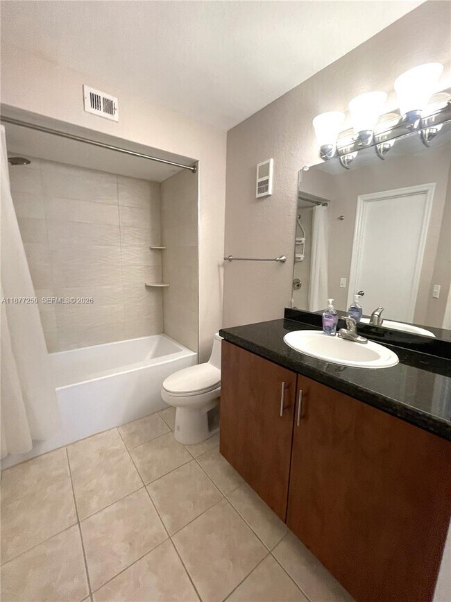 Building Photo - 12760 Vista Isles Dr