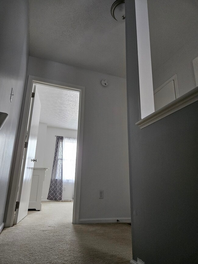 Building Photo - 309 Crestwood Ct