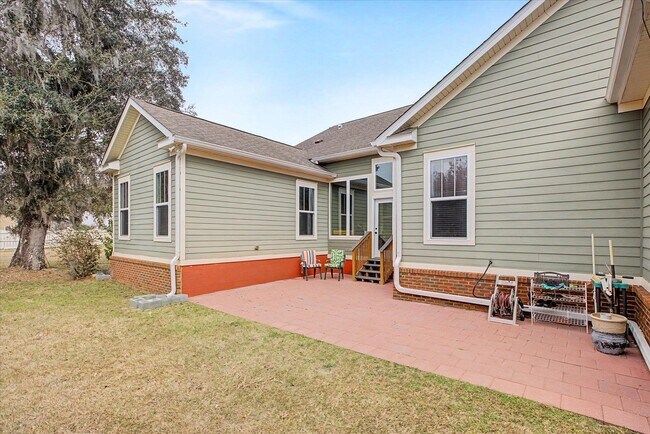 Building Photo - 3078 Dickinson Dr