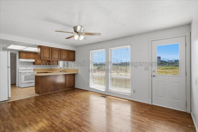 Building Photo - 3548 S Midland Dr