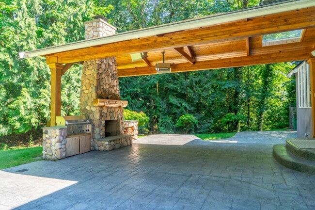 Building Photo - 4bd/3.75ba Woodinville Home