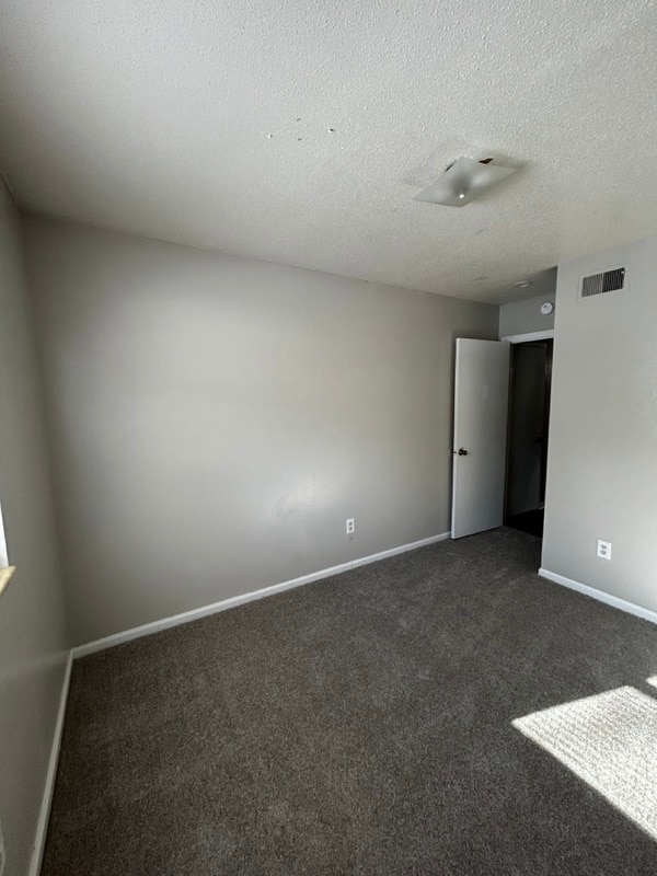 Building Photo - 1415 W Maple Ave