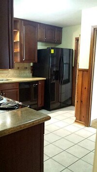 Building Photo - 19 Lyncrest Dr