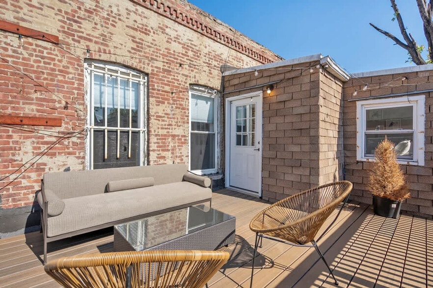 Building Photo - 334 Palisade Ave