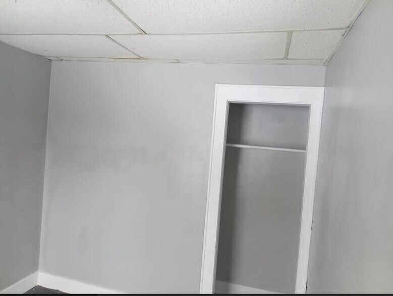 Building Photo - 5 New St