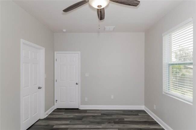 Building Photo - 505 Waller St