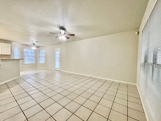 Building Photo - Comfort & Charm in Castle Forest - Reduced Deposit for Qualified Applicants!