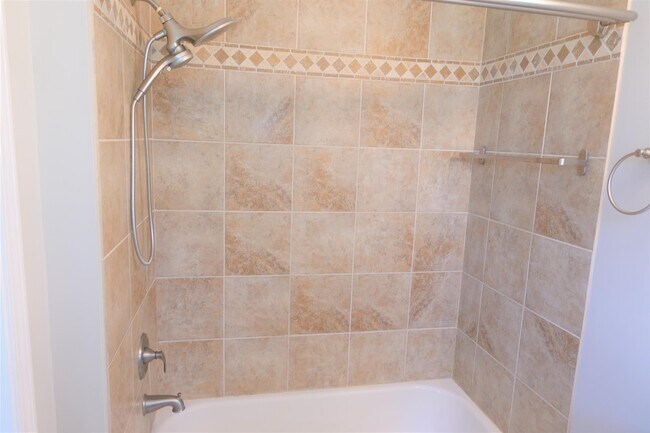 Building Photo - 115 Konnarock Cir