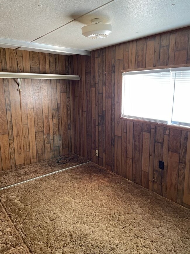 Building Photo - 2 bed 1 bath trailer house