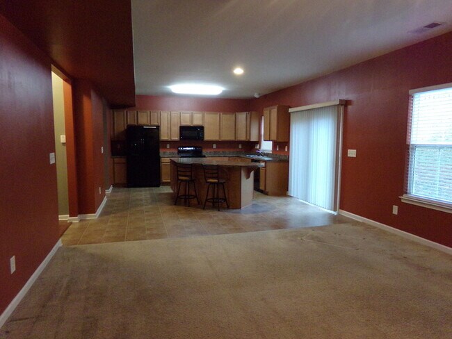 Building Photo - Coming Soon – Available November 1st! Spac...