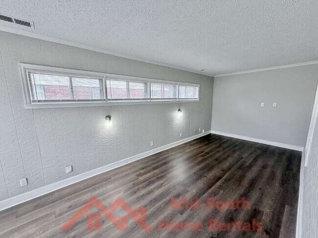 Building Photo - 1156 Brower St