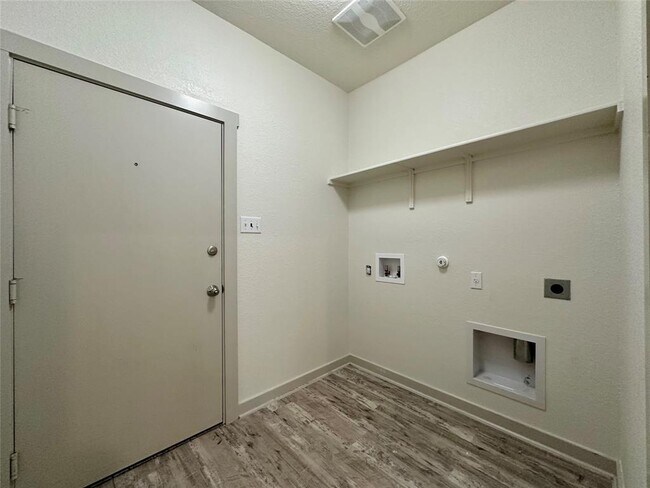 Building Photo - 5132 Vanner Path