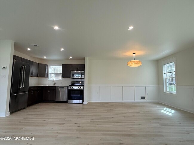 Building Photo - 15 Lindsey Cir