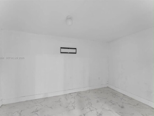 Building Photo - 8246 SW 147th Ct