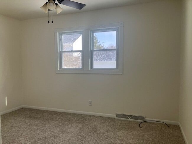 Building Photo - Single Family Home for Rent