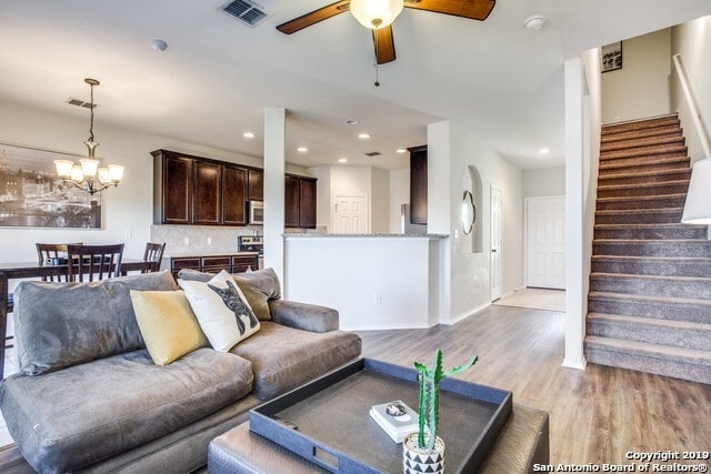 Building Photo - Stone Oak Town Home