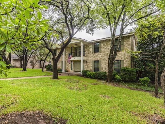 Building Photo - 9305 Springwood Dr