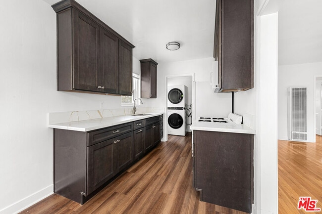 Building Photo - 4158 Baldwin Ave