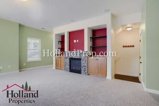 Building Photo - Lovely Condo with 2 primary suites in Hillsboro