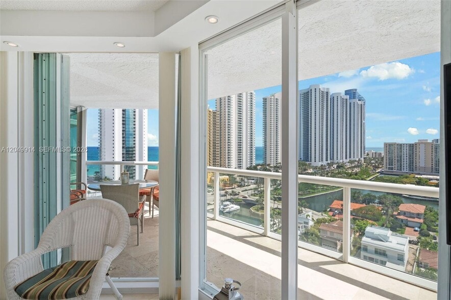 Building Photo - 16400 Collins Ave