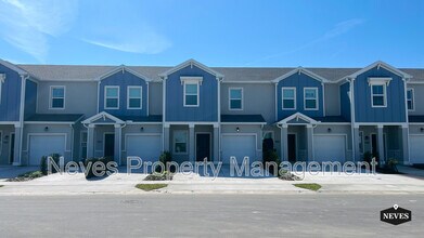Building Photo - 2562 Skyline Loop