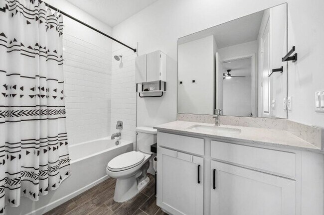 Building Photo - 655 Hookline Cir