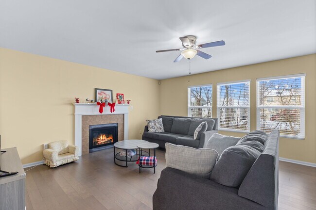 Building Photo - 430 Rockcrest Way