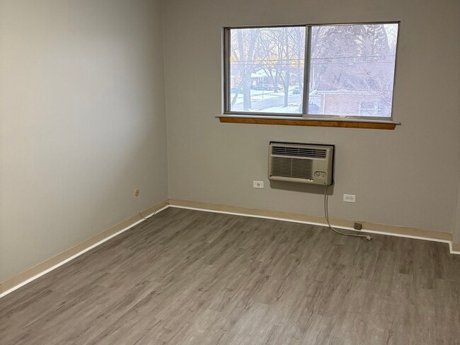 Building Photo - 9824 S Cicero Ave