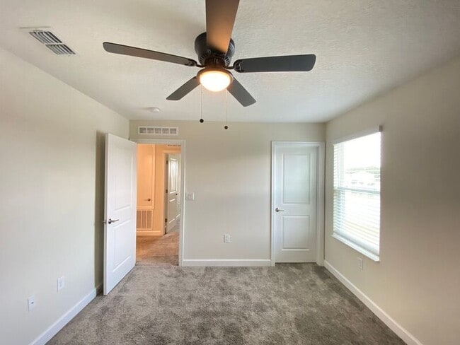 Building Photo - 4442 Seven Canyons Dr