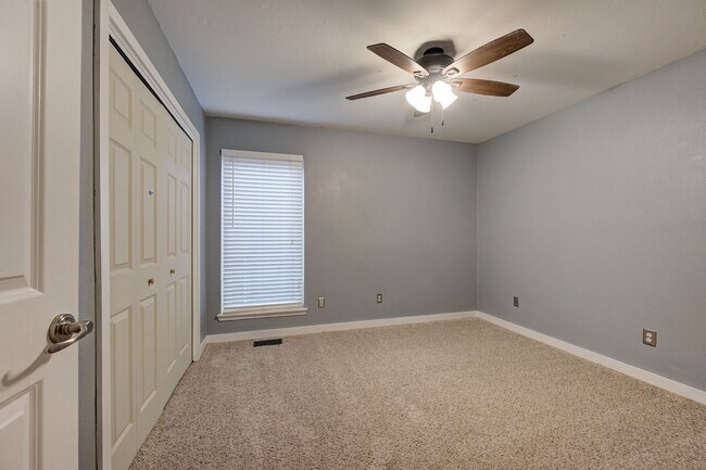 Building Photo - 3619 Chatham Ct