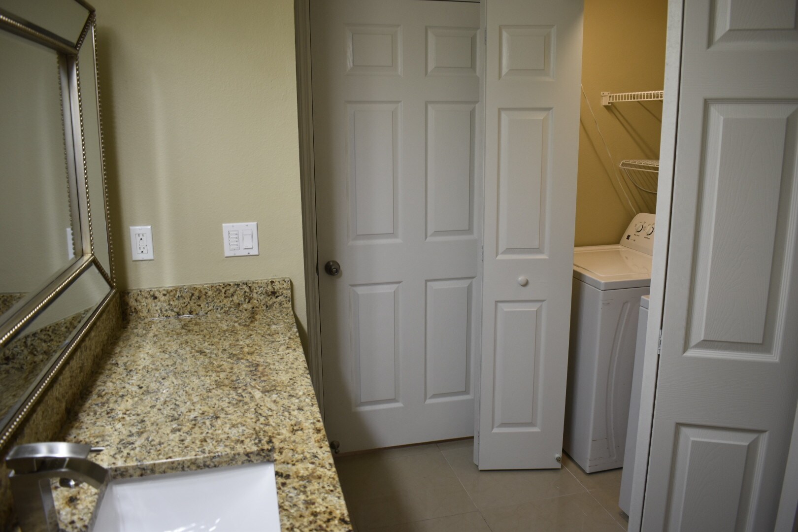 Bathroom - Laundry - 1810 E Palm Ave