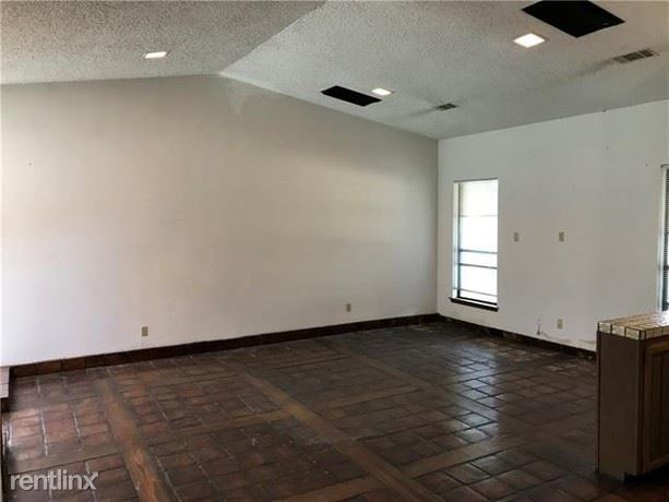 Building Photo - 3 br, 2 bath House - 25 Indian Trail