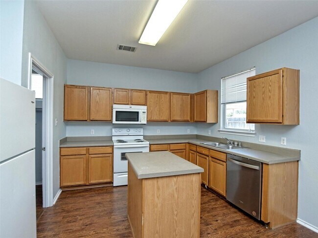 Building Photo - 303 Banner Ave