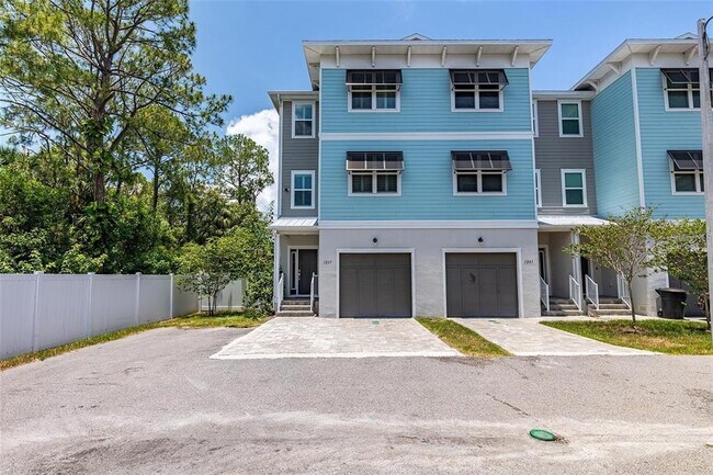 Building Photo - 1237 Savona Dr
