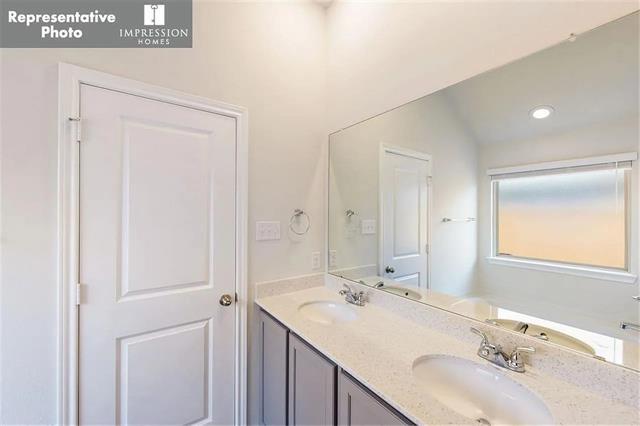 Building Photo - 634 Presidio St