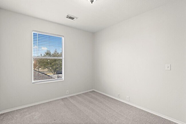 Building Photo - 9735 Coyote Creek Dr