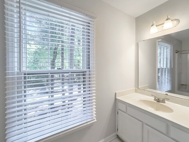 Building Photo - 312 Trappers Run Dr