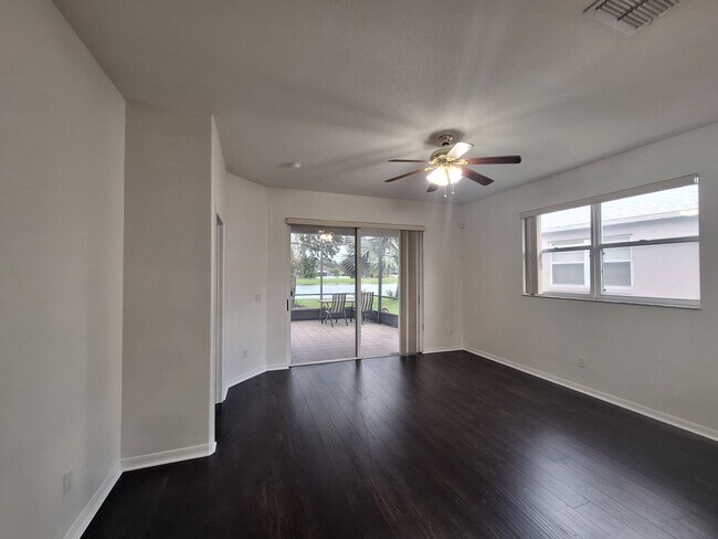 Building Photo - Charming 3-Bedroom Home with Spacious Back...