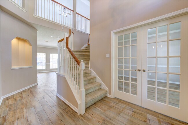 Building Photo - 7323 Sunset Bend Ln